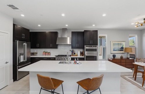Indio House | Spacious 2-bedroom plus den/office sleeps six - Beautiful Views!