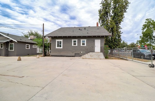 Roosevelt Apartment | Spacious 2 BR/2 BA downstairs apartment- Perfect for Families or Groups.
