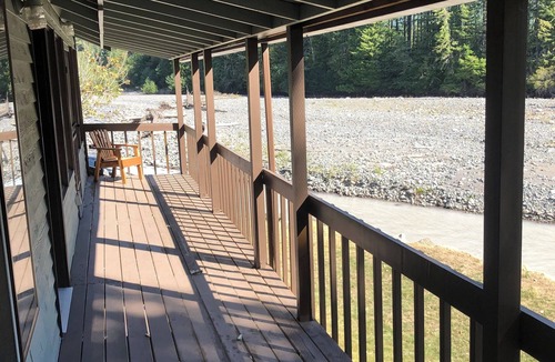 Enumclaw House | Spacious 4-bedroom house on the river in beautiful Greenwater.