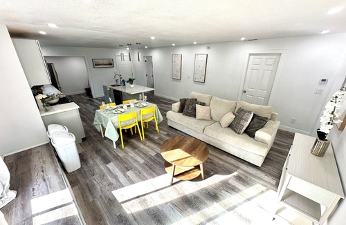 Santa Clara House | Spacious 4-bedroom house in fantastic Santa Clara with long driveway