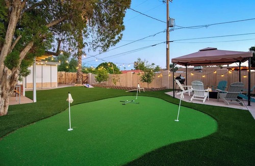 Peaceful Valley House | Spacious 4bedroom House In Scottsdale! 4 min from Nightlife & Scottsdale Stadium