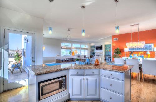 Oxnard Shores House | Spacious 4BR, Rooftop Deck, Fire Pit, Steps to Shore