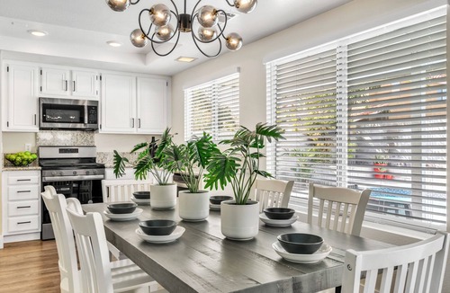 Spring Valley House | Spacious 5-bedroom house in beautiful Las Vegas with outdoor pool and grill!