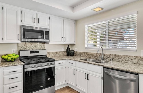 Spring Valley House | Spacious 5-bedroom house in beautiful Las Vegas with outdoor pool and grill!