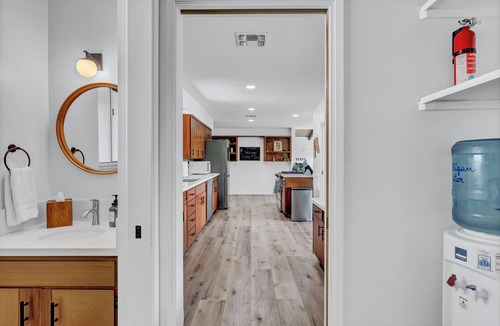 Three Rivers House | Spacious 5-bedroom house with Spa, EV charger and WiFi in charming Three Rivers