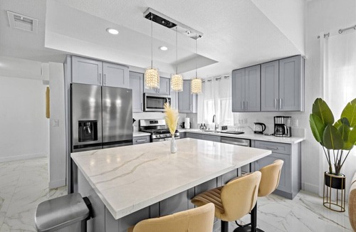 Las Vegas House | Spacious 7BR/5BA 8 Beds w/Hot Tub | Near & Airport