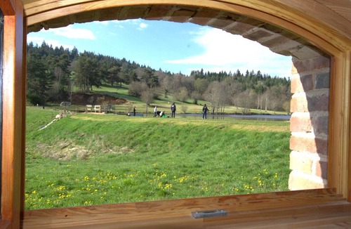 Les Salles Cottage | Spacious accommodation with terrace, nature, pets allowed