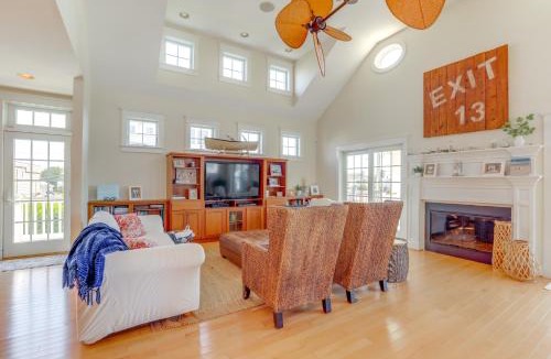 Avalon House | Spacious Avalon Beach House - 2 Blocks to Water!