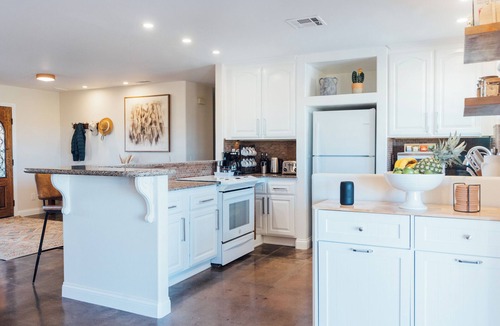 Joshua Tree House | Spacious Joshua Tree Retreat for Large Groups w/Heated Pool, Hot Tub & Views