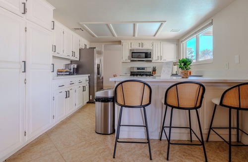 Green Valley North Villa | Spacious Oasis w/Heated Spa l 10min from strip
