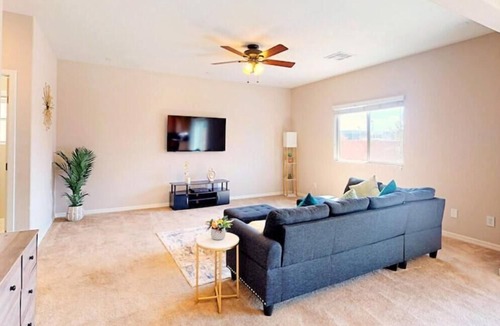 Sovana House | Spacious & Peaceful Home in Gated Community with Sparkling Pool