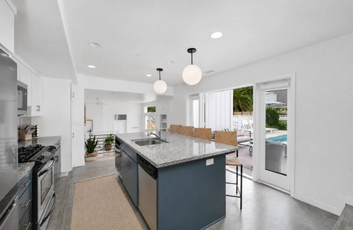 Leucadia House | Spacious Single Family Beach House w/Pool & AC