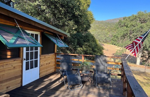 Three Rivers Cabin | Stargazer Chalet, Two Bedroom Cabin with Wifi