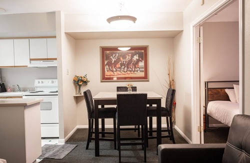 Las Vegas Strip Condo | Stay Together Suites - Penthouse, Sleeps 12, Center Strip - Jockey Club