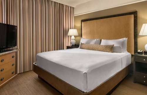 Gainey Village Villas House | Stay, Work, and Play in Style Near Scottsdale's Top Attractions! Pets Welcome!