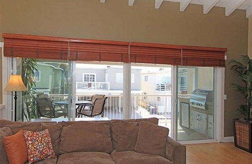 Santa Ana Heights House | Steps to Sand, Bikes, Balcony & Great Parking