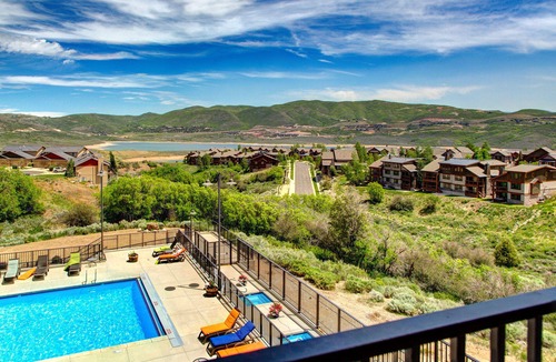 Park City Condo | Stillwater 2012 by Moose Management-3min to the SKI! King Bed-Remodeled! WiFi