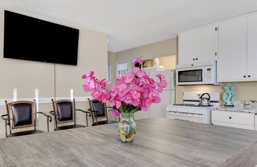 Chinatown House | Strip-Side Villa: 6 Beds, Pool, Mini Golf, Karaoke
