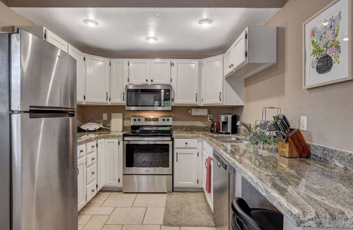 Las Vegas Apartment | Studio Bungalow.Long Term Stays