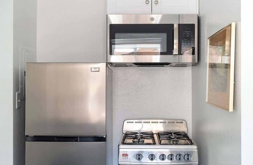 Beachwood Canyon Apartment | Studio Hideaway in Beachwood