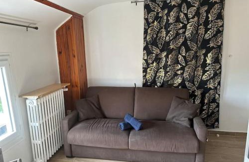 Pierrefitte-sur-Seine Apartment | Studio very close to ligne 13 tram 5 Saint-Denis