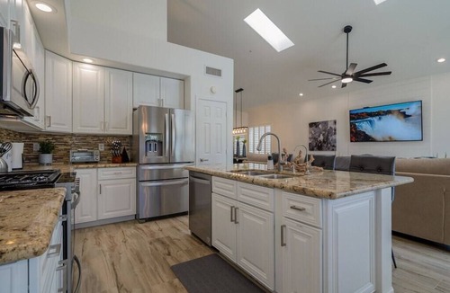 Central Scottsdale House | Stunning $100K+Remodel! Perfect QuietLocation,HtdPool,Spa,BBQ,FirePit,EV Charger