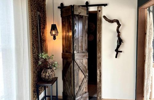 Lone Pine Apartment | Stunning Design Rental Incredible for a Luxury Escape in Lone Pine, California