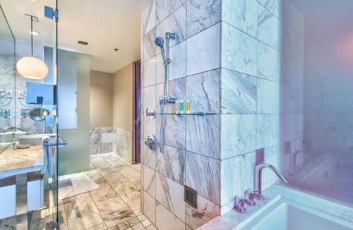Las Vegas Apartment | Stunning High Rise Condo