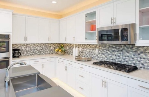 Moreno Valley House | Stunning Luxury Estate, 5BR, Chef’s Kitchen Loft, Serrano Heights, Sleeps 12