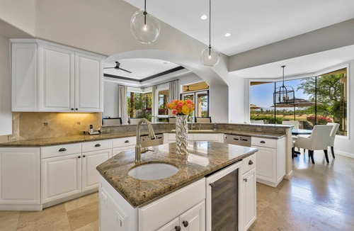 La Quinta House | Stunning PGA Home with Privacy and Lake Views on Golf Course