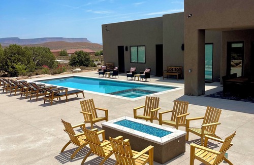 Silver Reef House | Stunning Redrock Oasis 3 bedroom home with 360 views, Pool, Near Zion