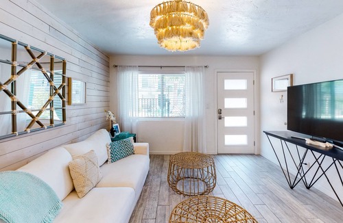 Feldman's Condo | Stylish dog-friendly getaway near downtown with pool, central AC, and fast WiFi