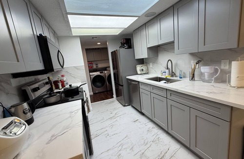 Chinatown Condo | Stylish remodeled 2bed &2bath by the Vegas Strip!