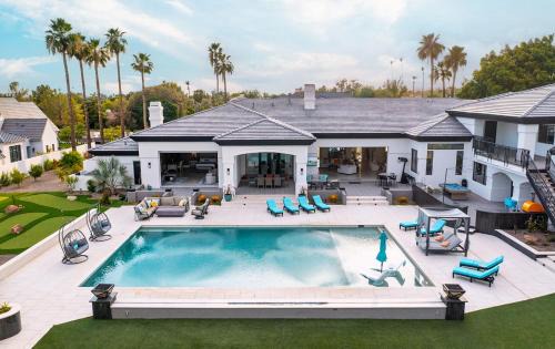 Arcadia Manors Villa | Summer Villa Getaway, Resort Life, Pickleball, Pool, Golf