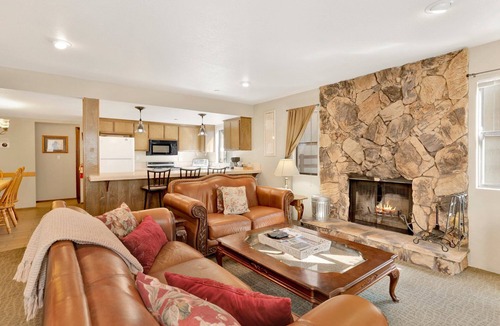Summit Estates Cabin | Summit Ski and Bike Trails #2574