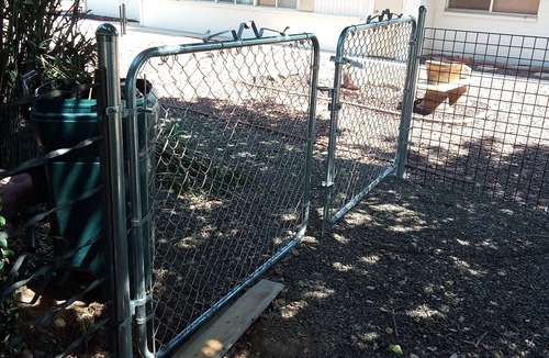 Sun City House | SUN CITY Fenced Bird Sanctuary patio Az rm 4 bd 1 ba, carport garage trees