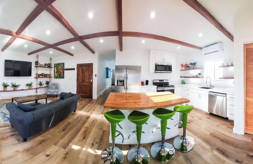 Burbank House | Sunrise House, Los Angeles, Private guest house