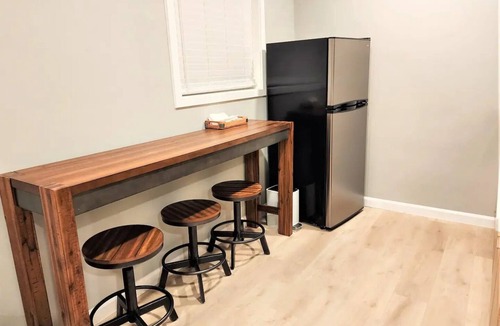 North Lakeport Apartment | Sunrise Oasis - On the Lake/Pier/Full Kitchen Lakeport Room #1