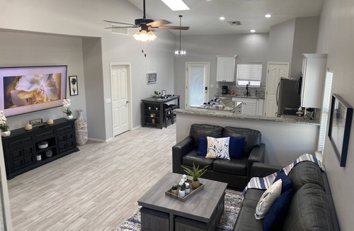 Provence House | Super close to all the fun, short walk to Westgate Entertainment District.