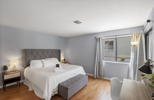 Enterprise Apartment | Superhost 5 Star ⭐️ Service Large 3 Bedroom