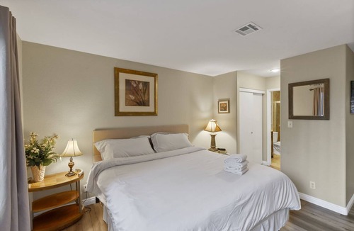 Spring Valley Apartment | Superhost 5 Star ⭐ Service Spacious 2 Bedrooms