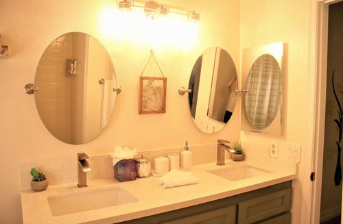 Green Valley House | SVS: 4 Bedroom Henderson Home with Pool Table & Mini Golf