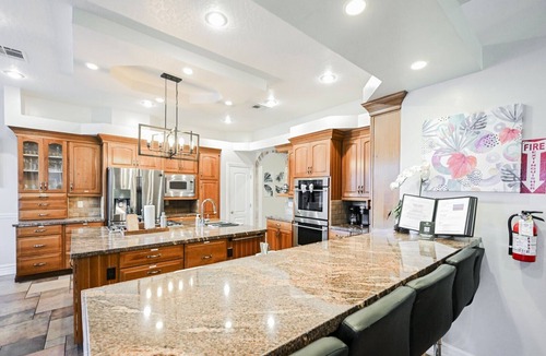 Foothills House | SVS: Happy Oasis 5BD Home | Private Pool, Theater & BBQ | Henderson Oasis