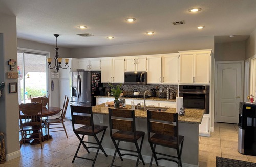 Henderson House | Sweet home with electric car charger unwind, relax enjoy a great time in Vegas