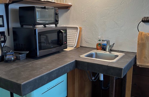 Flagstaff Apartment | Sweet studio apartment in Flagstaff, perfect for your getaway- great location