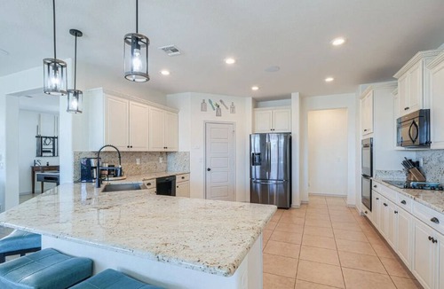Maricopa House | Swim Up Oasis, Hot Tub, Game Room, 100” TV