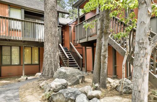 Big Bear Lake House | Switzerland Summit Condo- Cozy Base Camp Resort Chalet- Walk to Ski Lifts + Hiking