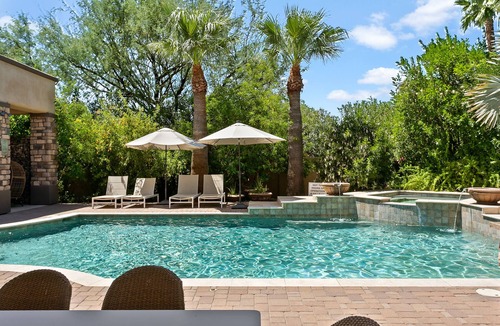 Central Scottsdale House | SWSS Luxury 8BR Retreat | Pool & Hot Tub | Golf Simulator | Sauna & Cold Plunge | Poker & Fire Pit