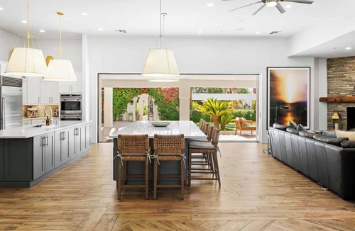 Sundown Manor House | SWSS Seen on TV: Resort Pool with Water Slide, Sport/Game Court, Hot Tub & Chef’s Kitchen