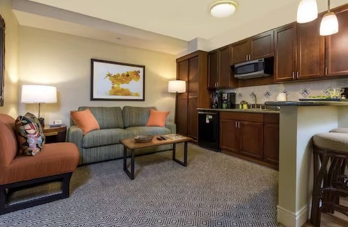 Las Vegas Hotel | Tahiti Village- a piece of paradise on the strip!l